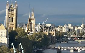 St George Thames Apartment