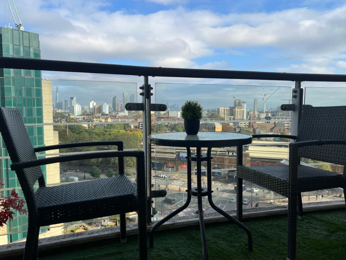 St George Thames Apartment Londres Exterior foto
