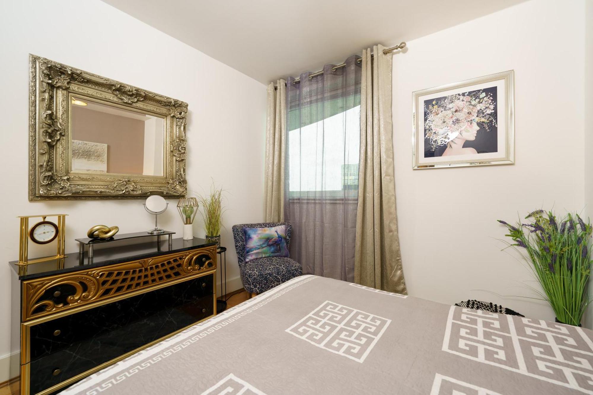 St George Thames Apartment Londres Exterior foto